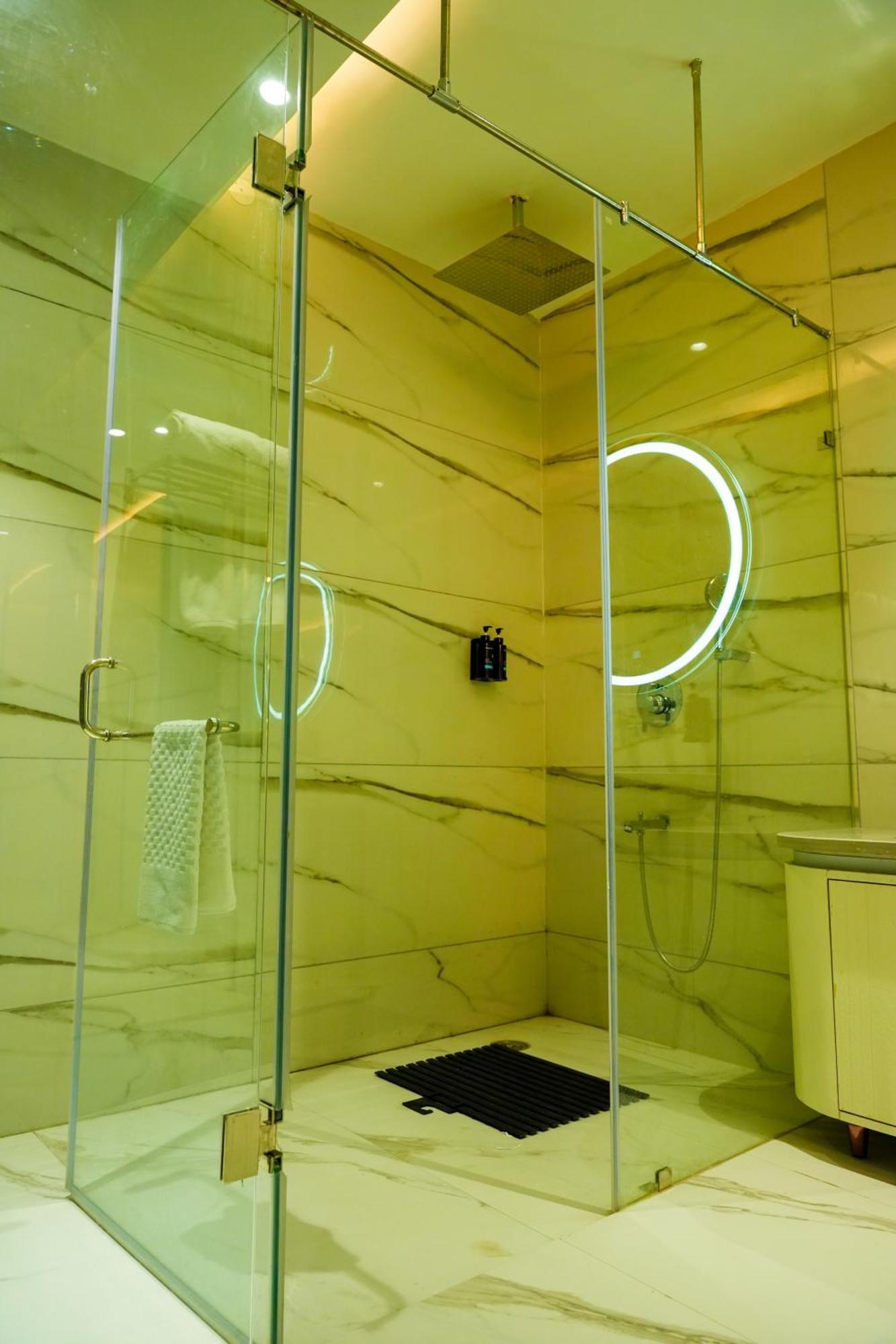 Hotel Adsan Heights Gajraula ภายนอก รูปภาพ