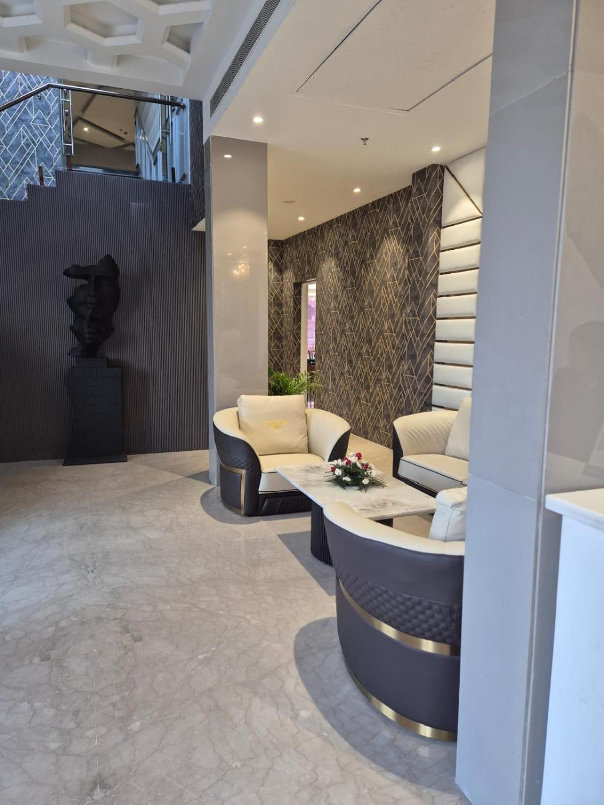Hotel Adsan Heights Gajraula ภายนอก รูปภาพ